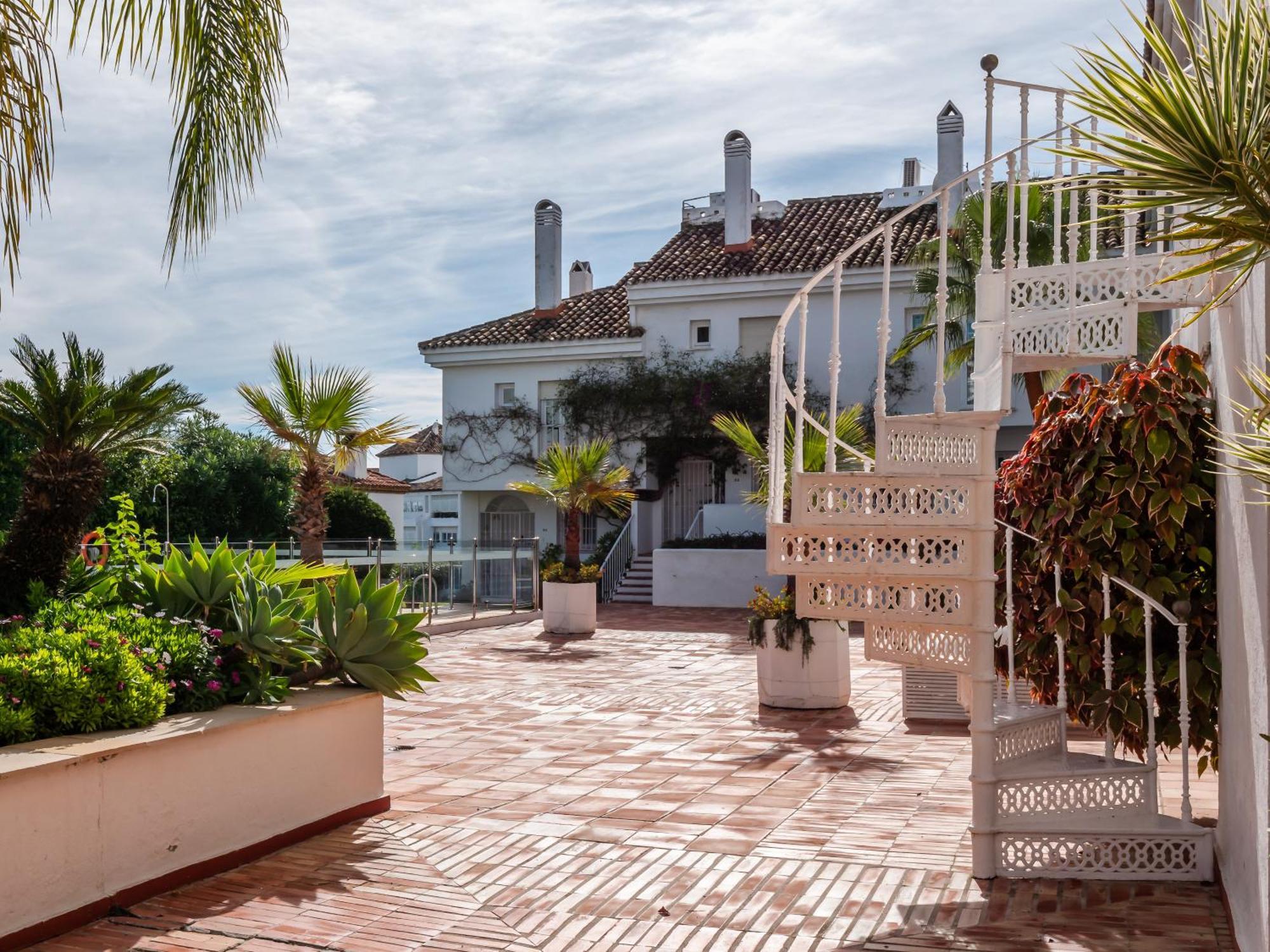 3 Bdrm Stylish Apt W Pool In Puerto Banus Marbellac Extérieur photo